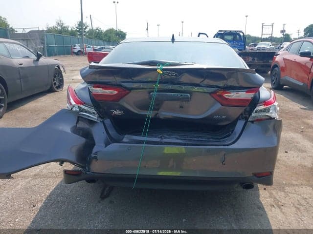 2019 TOYOTA CAMRY XLE V6 16