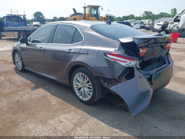 2019 TOYOTA CAMRY XLE V6 3