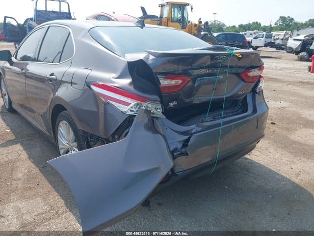 2019 TOYOTA CAMRY XLE V6 6