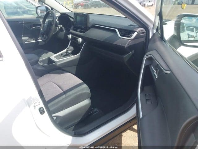 2022 TOYOTA RAV4 XLE 5