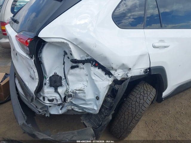 2022 TOYOTA RAV4 XLE 6