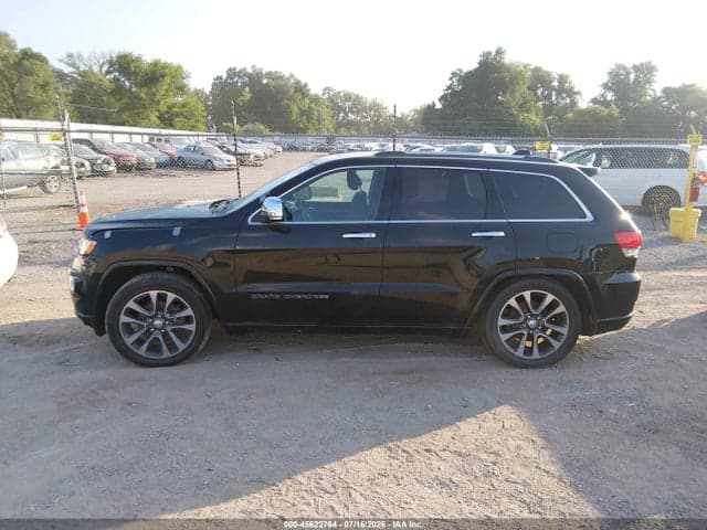 2017 JEEP GRAND CHEROKEE OVERLAND 19