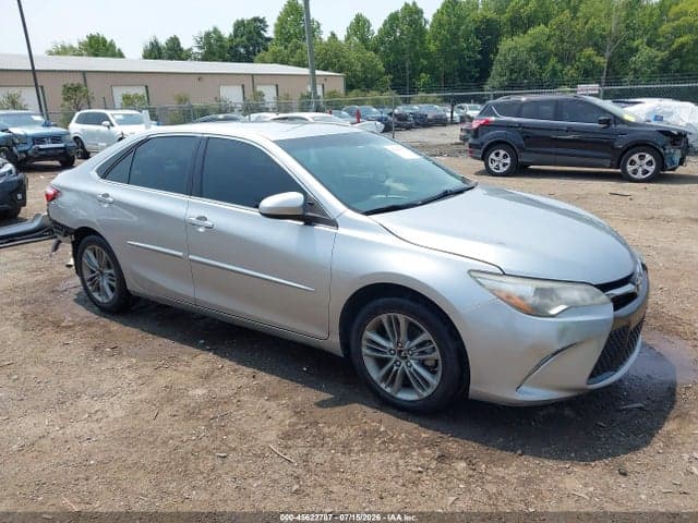 2017 TOYOTA CAMRY SE - 1