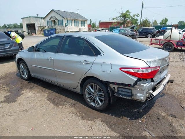 2017 TOYOTA CAMRY SE 3