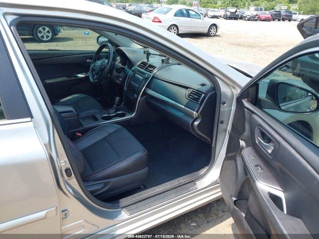 2017 TOYOTA CAMRY SE 5