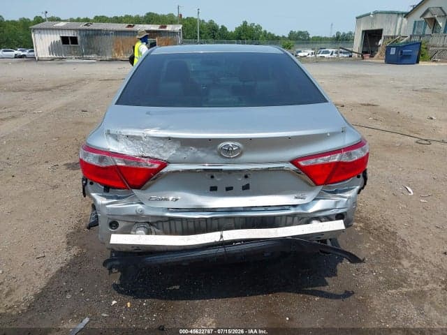 2017 TOYOTA CAMRY SE 6