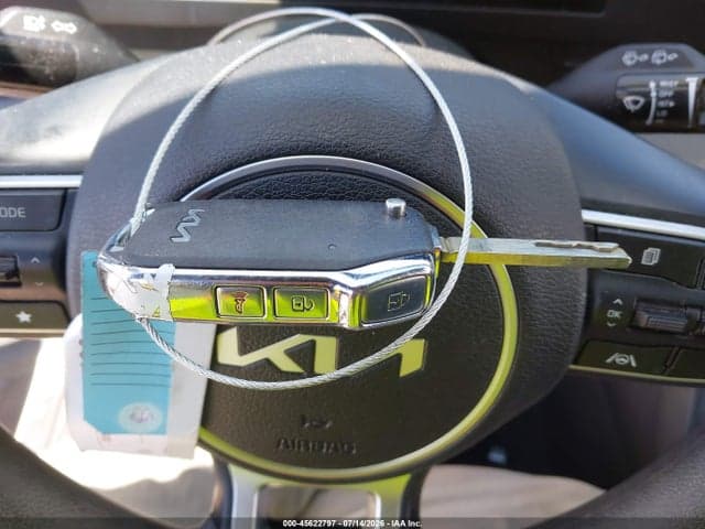 2024 KIA SPORTAGE LX 11