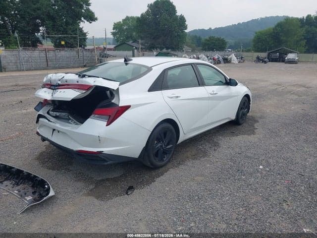 2023 HYUNDAI ELANTRA SEL 4