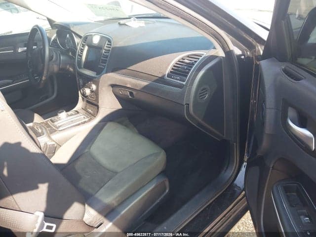 2018 CHRYSLER 300 TOURING 5