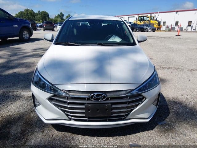 2020 HYUNDAI ELANTRA SE 17