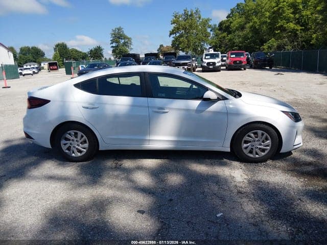 2020 HYUNDAI ELANTRA SE 18
