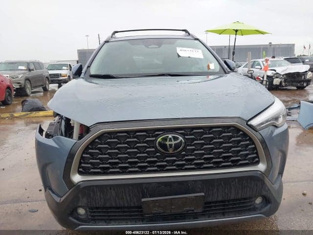 2024 TOYOTA COROLLA CROSS XLE 13