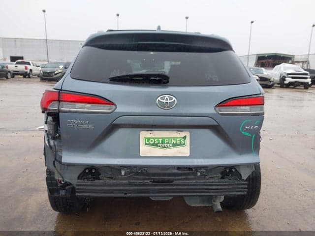 2024 TOYOTA COROLLA CROSS XLE 17