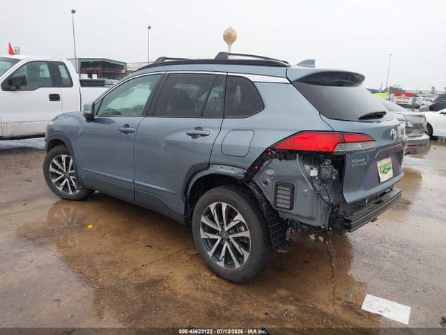 2024 TOYOTA COROLLA CROSS XLE 3