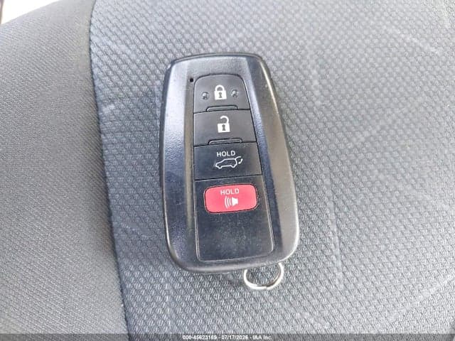 2021 TOYOTA RAV4 XLE 11