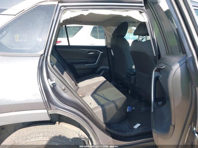 2021 TOYOTA RAV4 XLE 8