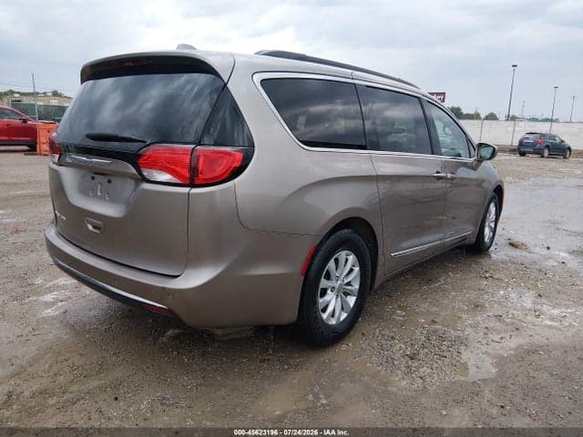 2017 CHRYSLER PACIFICA TOURING-L 4