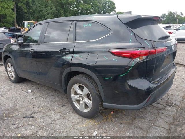 2023 TOYOTA HIGHLANDER LE FWD LE 3