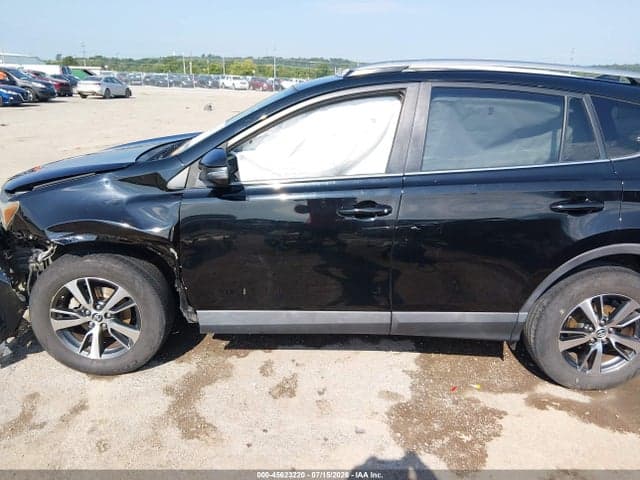 2018 TOYOTA RAV4 XLE 13