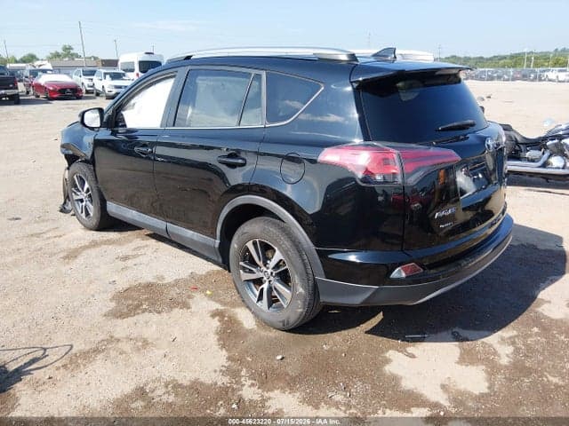2018 TOYOTA RAV4 XLE 3