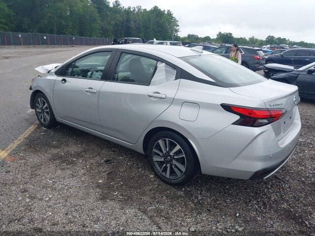 2021 NISSAN VERSA SV XTRONIC CVT 3