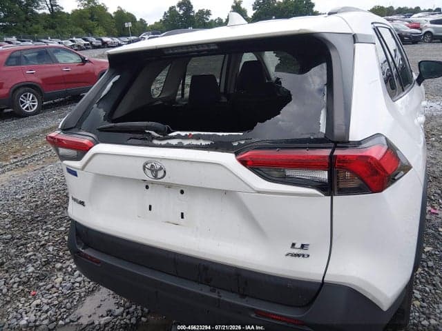2020 TOYOTA RAV4 LE 6