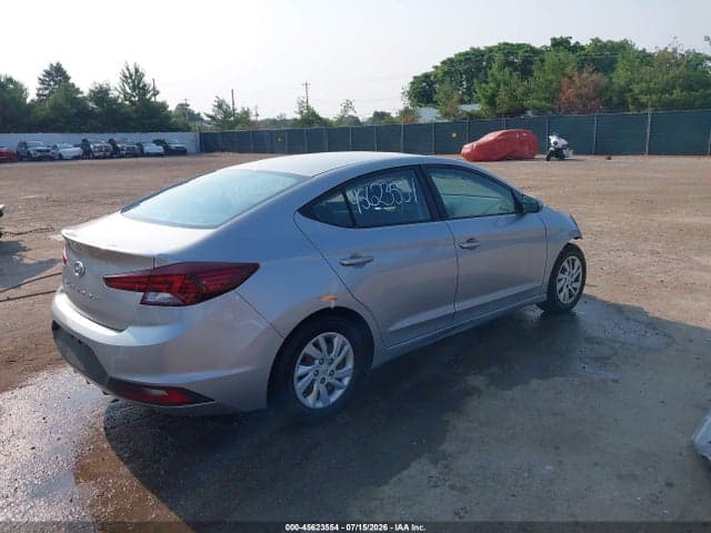 2020 HYUNDAI ELANTRA SE 4