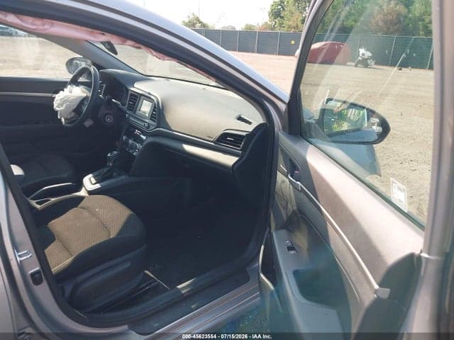 2020 HYUNDAI ELANTRA SE 5