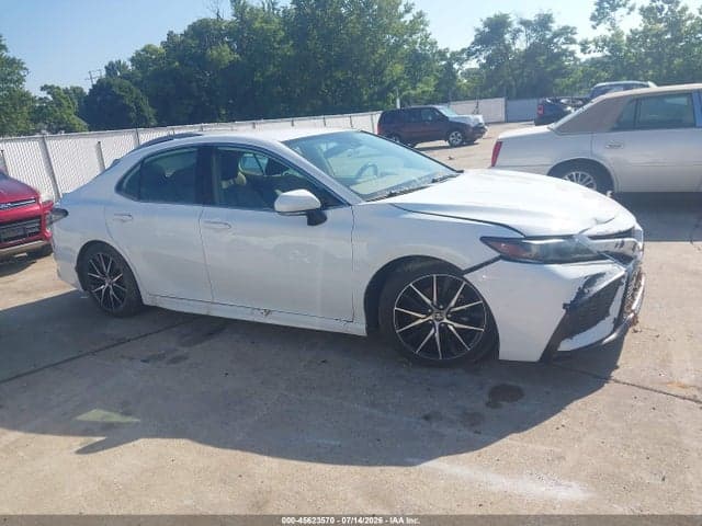 2022 TOYOTA CAMRY SE AWD 12