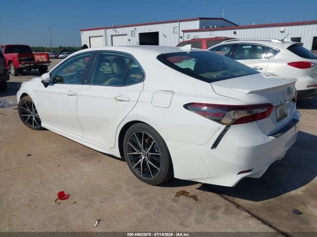 2022 TOYOTA CAMRY SE AWD 3