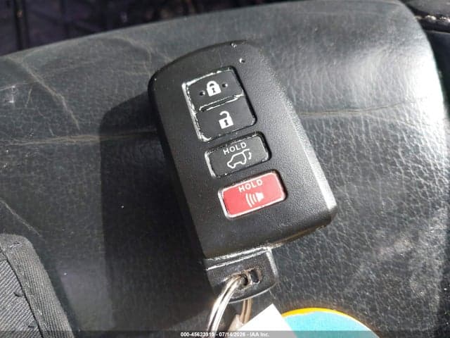 2018 TOYOTA RAV4 XLE 11
