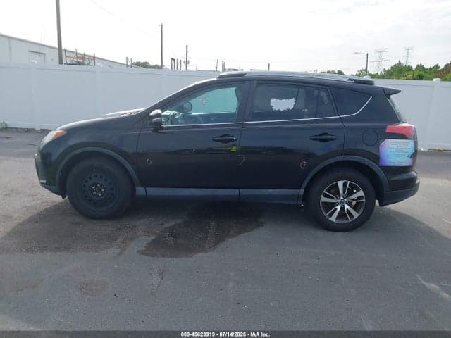2018 TOYOTA RAV4 XLE 14