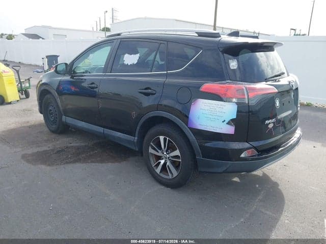 2018 TOYOTA RAV4 XLE 3
