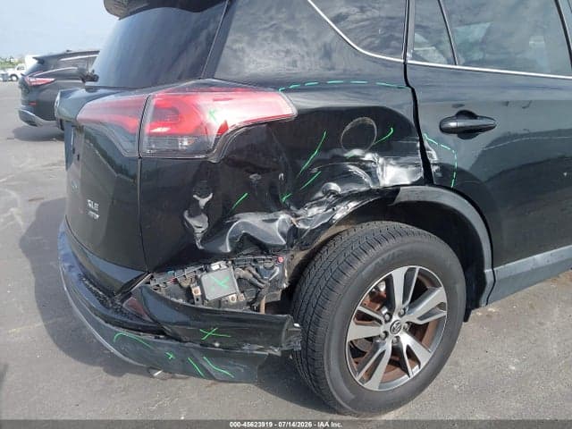 2018 TOYOTA RAV4 XLE 6