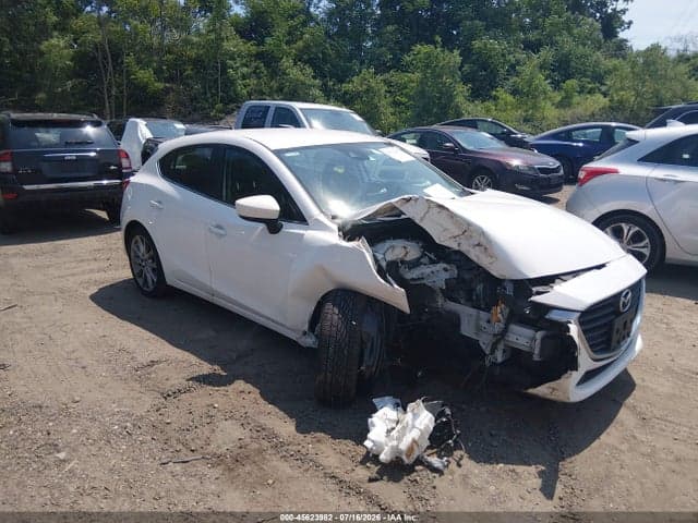 2018 MAZDA MAZDA3 TOURING - 1