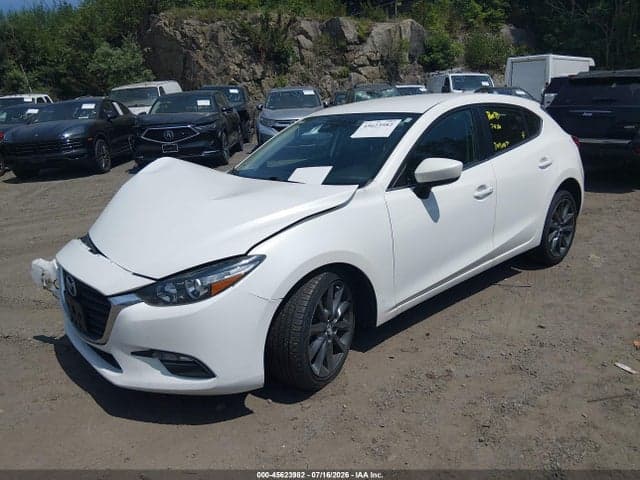2018 MAZDA MAZDA3 TOURING 2