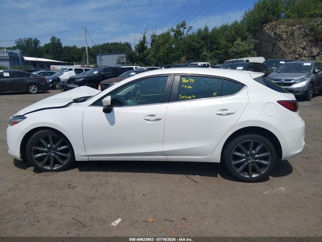 2018 MAZDA MAZDA3 TOURING 14