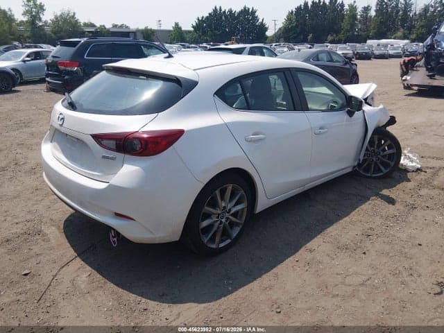 2018 MAZDA MAZDA3 TOURING 4