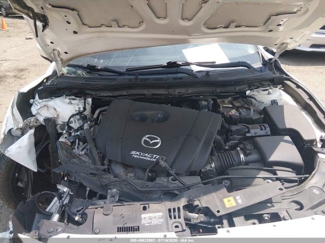 2018 MAZDA MAZDA3 TOURING 10