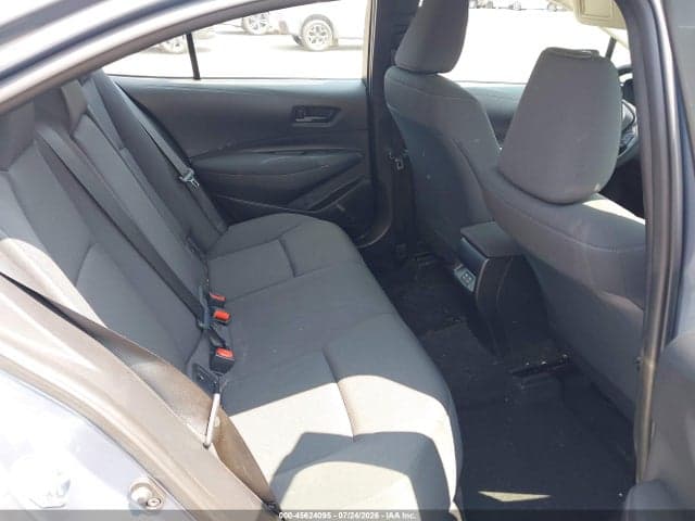 2024 TOYOTA COROLLA LE 8