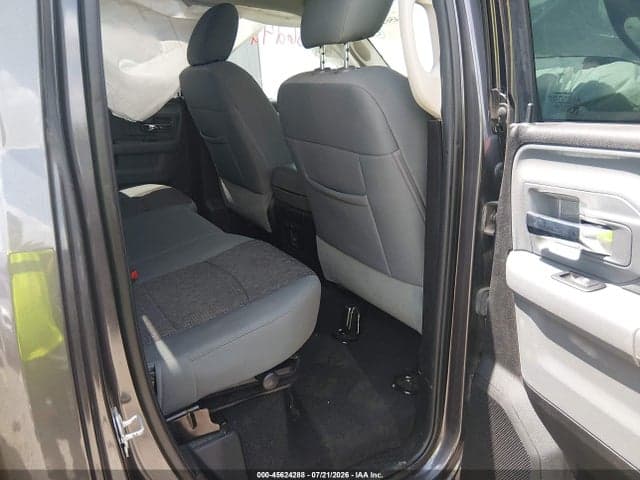 2019 RAM 1500 CLASSIC WARLOCK 4X2 6'4 BOX 8