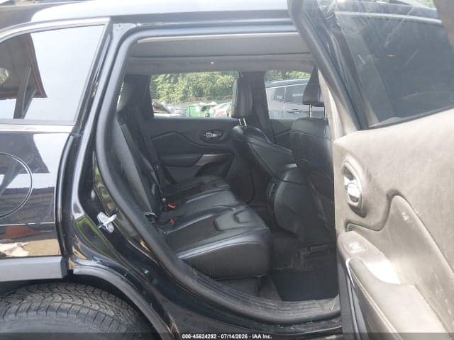 2021 JEEP CHEROKEE LATITUDE PLUS 4X4 8