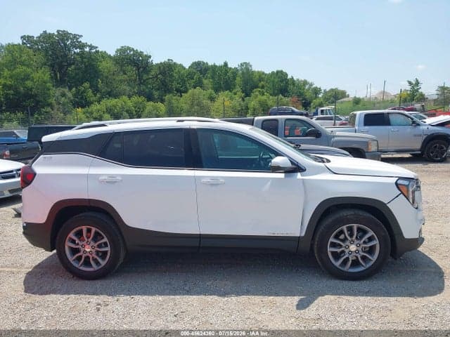 2024 GMC TERRAIN SLT 13