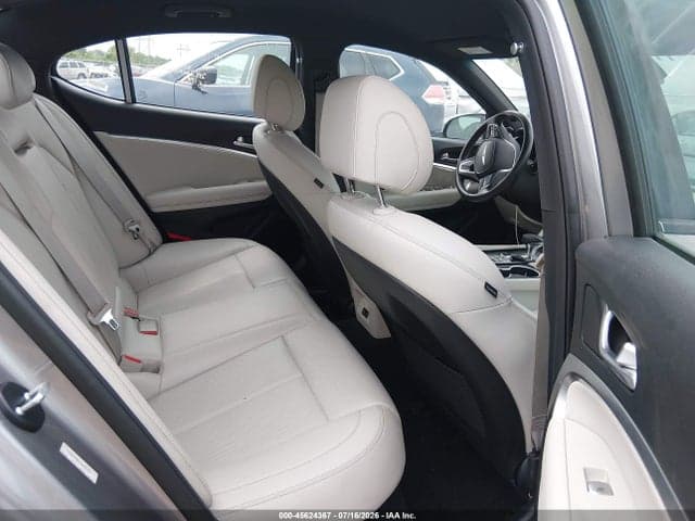 2025 GENESIS G70 2.5T RWD 8