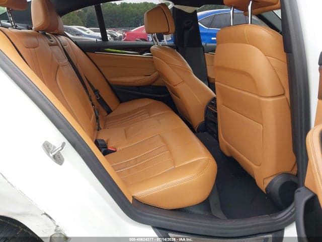 2020 BMW 530I 8