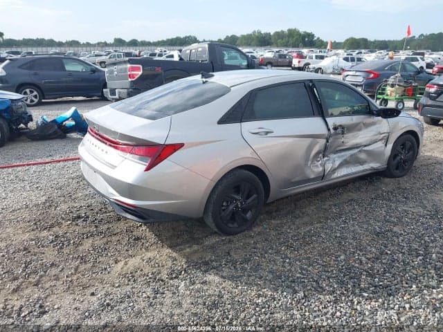 2021 HYUNDAI ELANTRA SEL 4