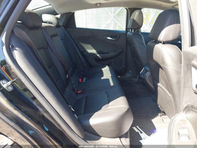 2017 CHEVROLET MALIBU 1LT 8