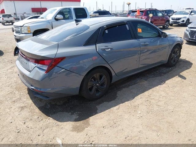 2022 HYUNDAI ELANTRA SEL 4