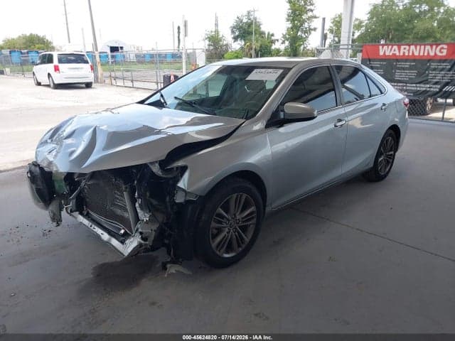2017 TOYOTA CAMRY SE 2