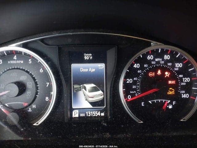 2017 TOYOTA CAMRY SE 16